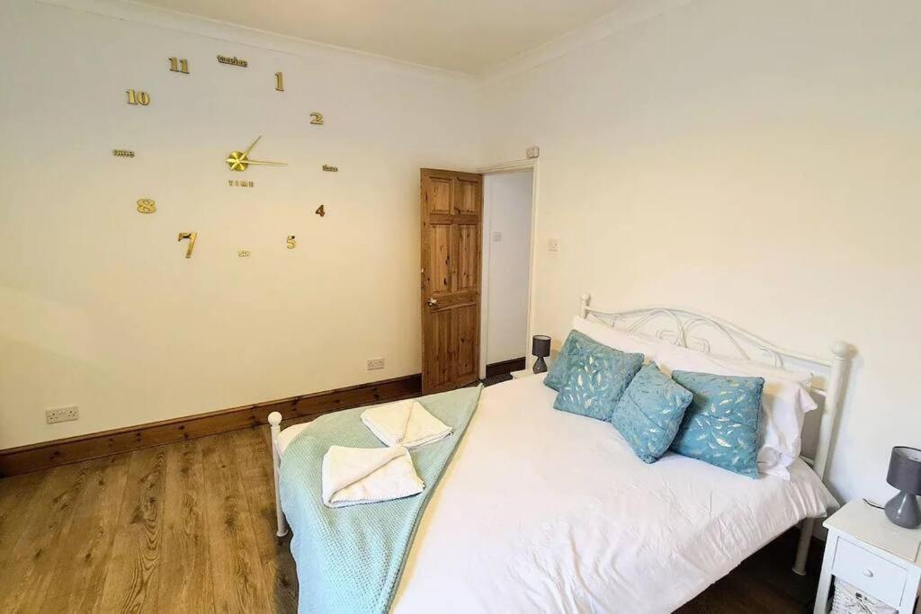 2 Bedroom Victorian Canal Side Terrace House. Hebden Bridge Exterior photo
